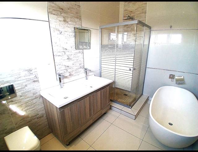 3 BEDROOM FREESTANDING FOR SALE IN BLUE VALLEY GOLF ESTATE